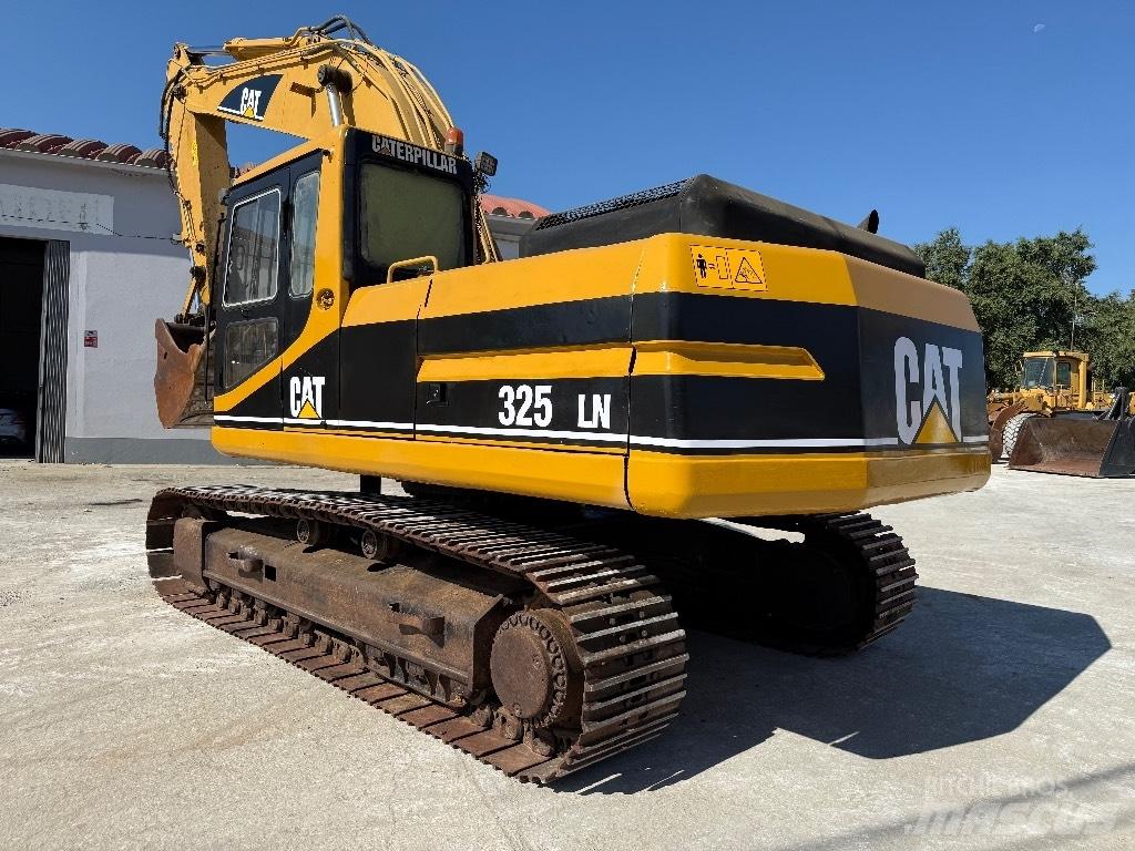 CAT 325 LN حفارات زحافة