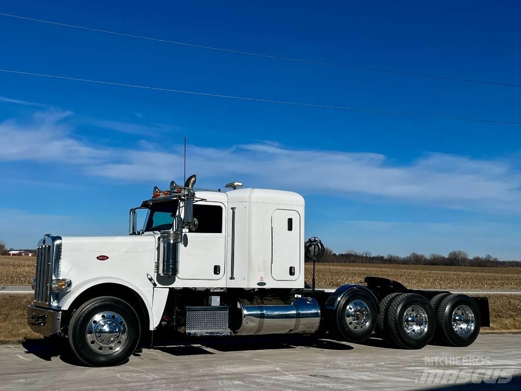 Peterbilt 388 وحدات الجر