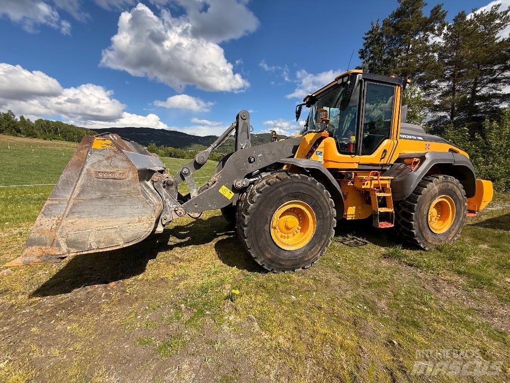 Volvo L 90 H لوادر بعجل