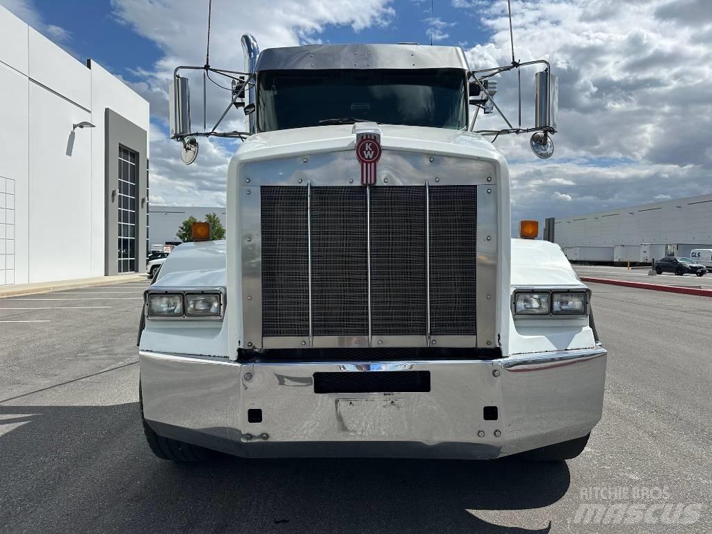 Kenworth T 800 شاحنات قابلة للفك