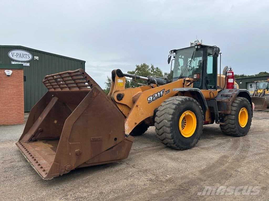 CASE 921F XR لوادر بعجل