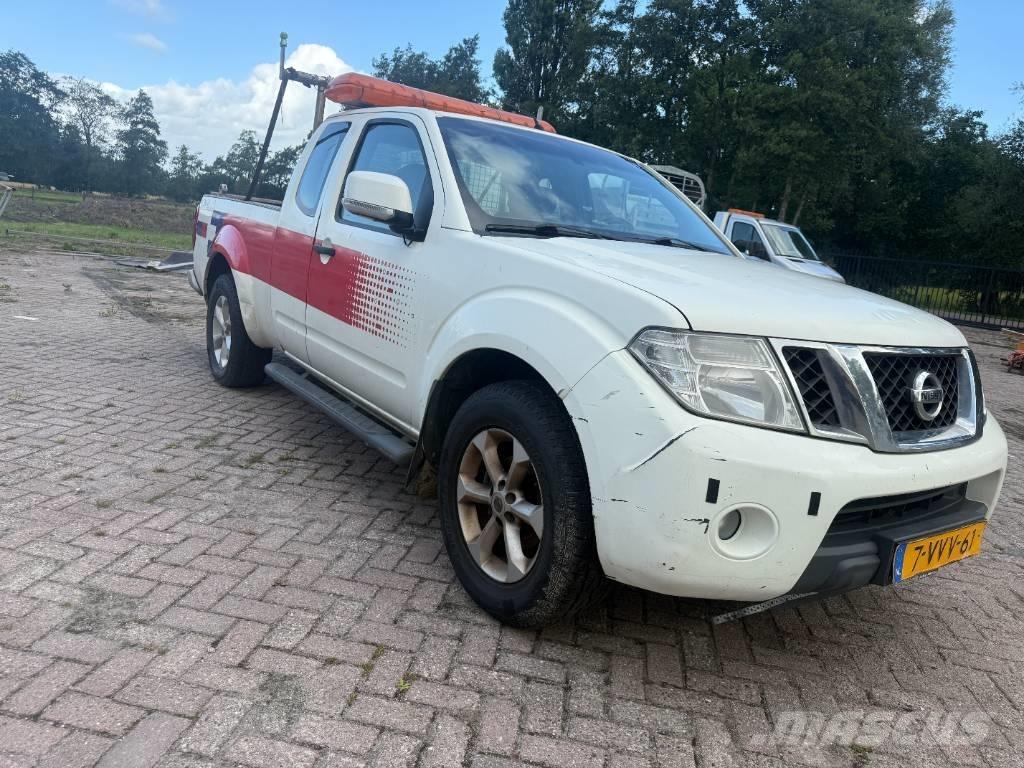 Nissan Navara شاحنات خفيفة/مفصلية الجوانب