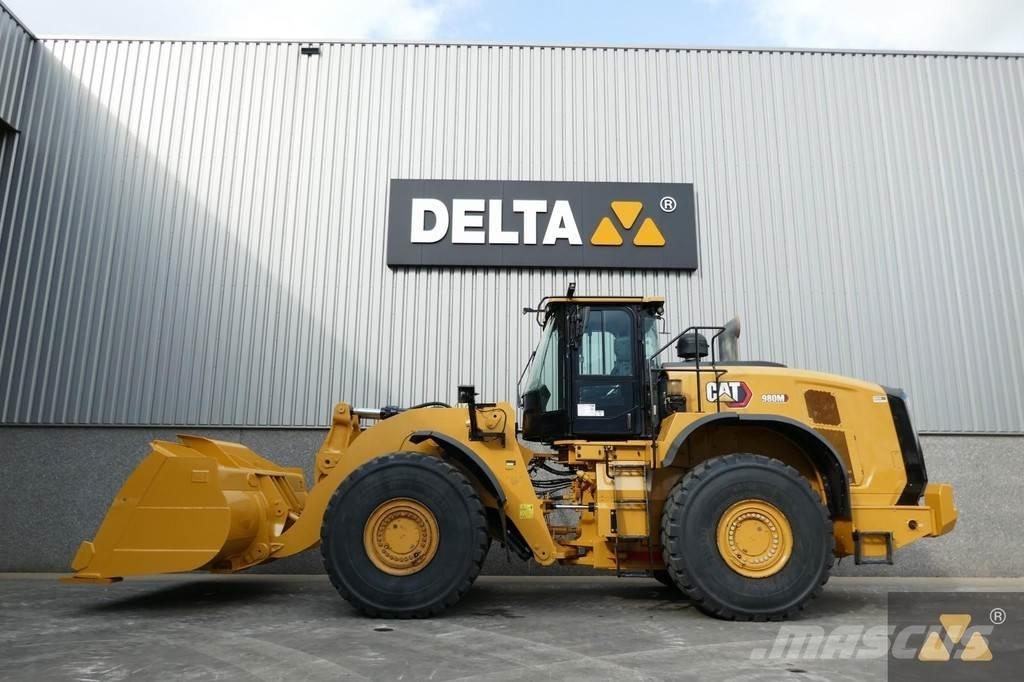 CAT 980M لوادر بعجل