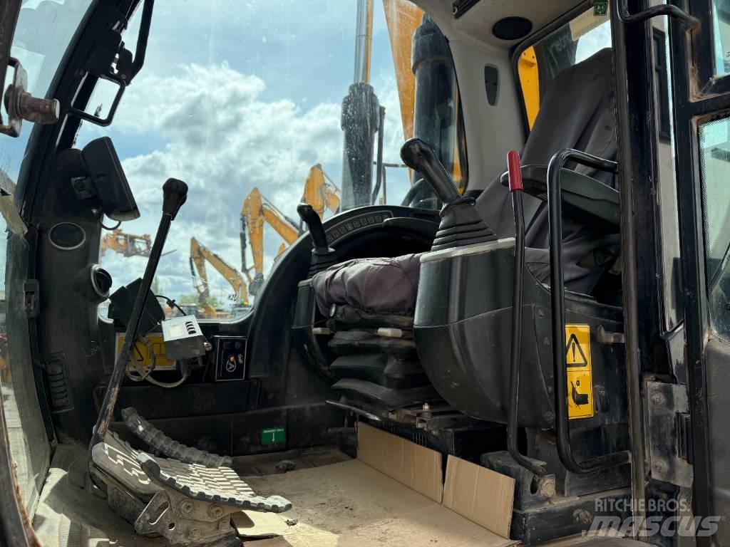 JCB JS 360 LC HRD حفارات زحافة