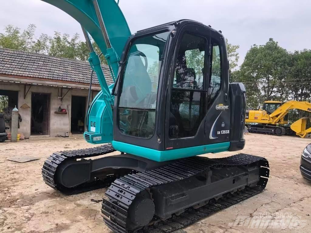 Kobelco SK 135 حفارات زحافة