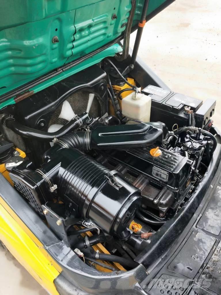 Komatsu 3t شاحنات الديزل