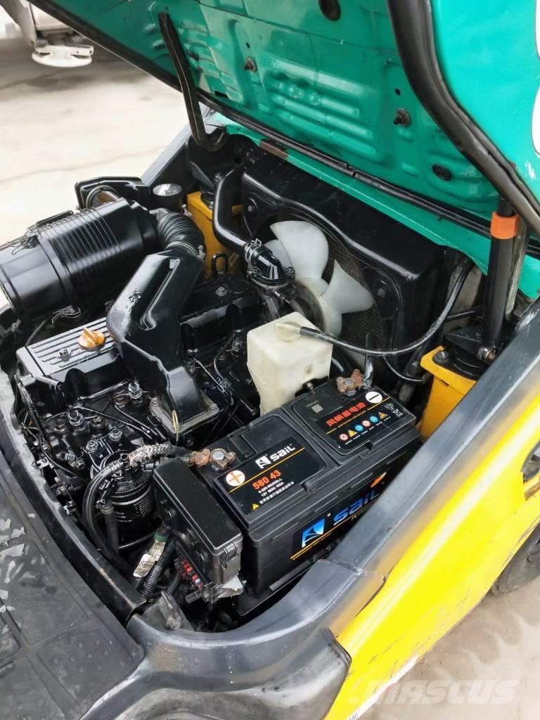 Komatsu 3t شاحنات الديزل