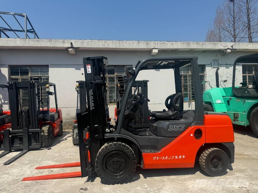 Toyota FD 35 شاحنات الديزل