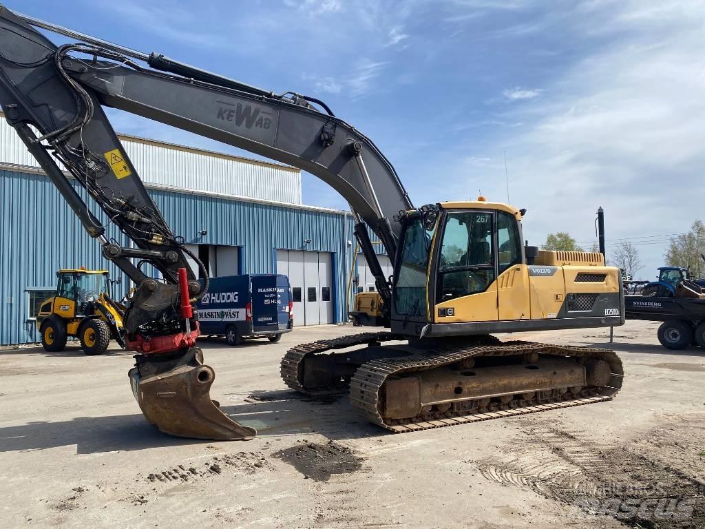 Volvo EC 250 D L حفارات زحافة