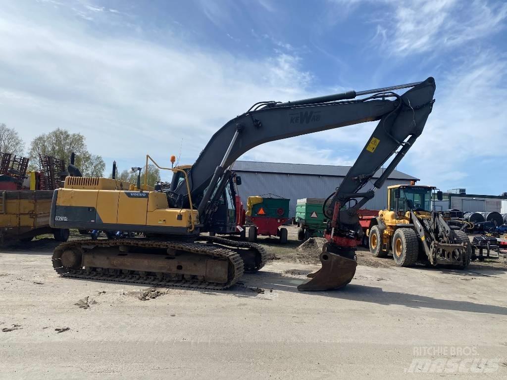 Volvo EC 250 D L حفارات زحافة
