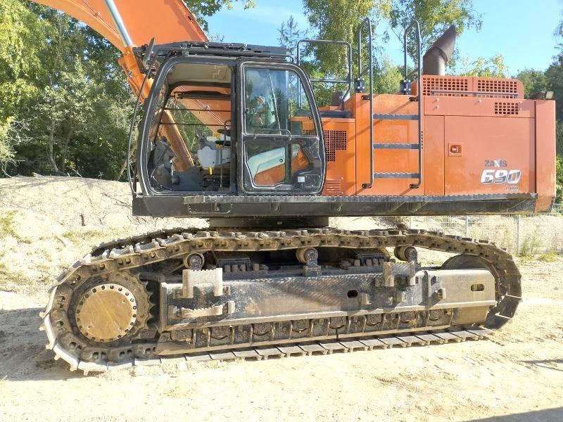 Hitachi ZX 690 LCH-7 حفارات زحافة