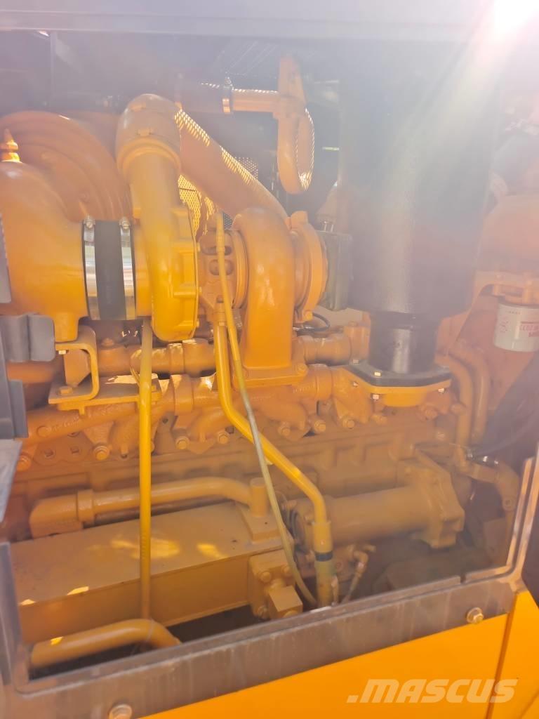 Shantui SD 22 بلدوزرات مجنزرة