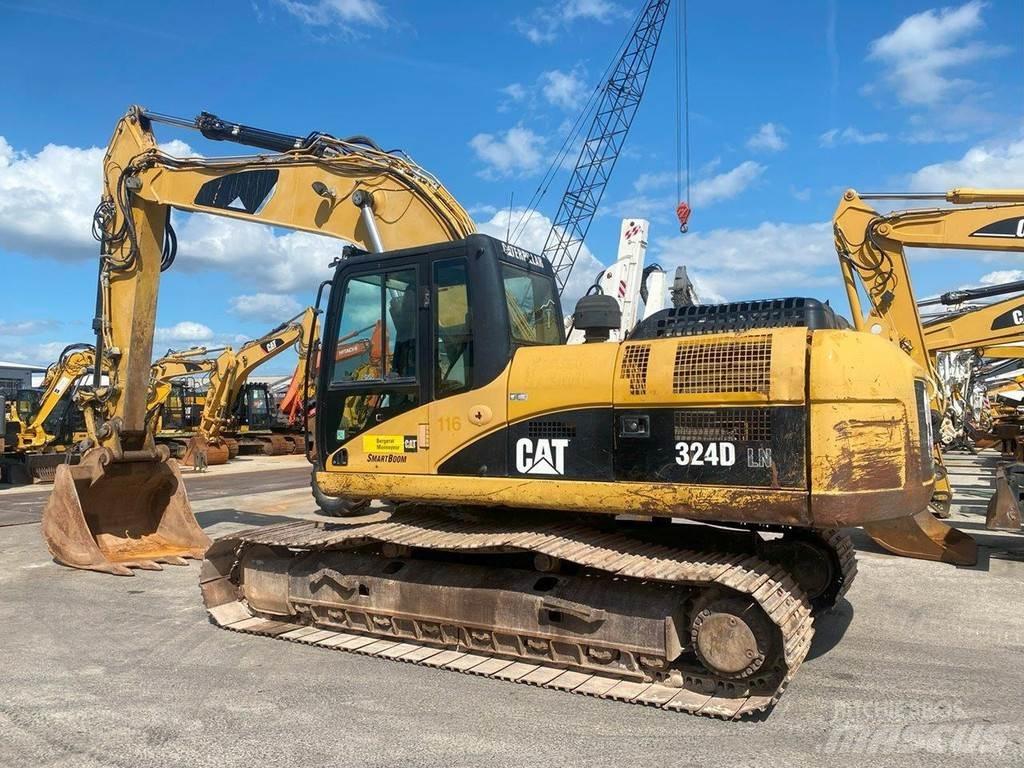 CAT 324 D NVT حفارات زحافة