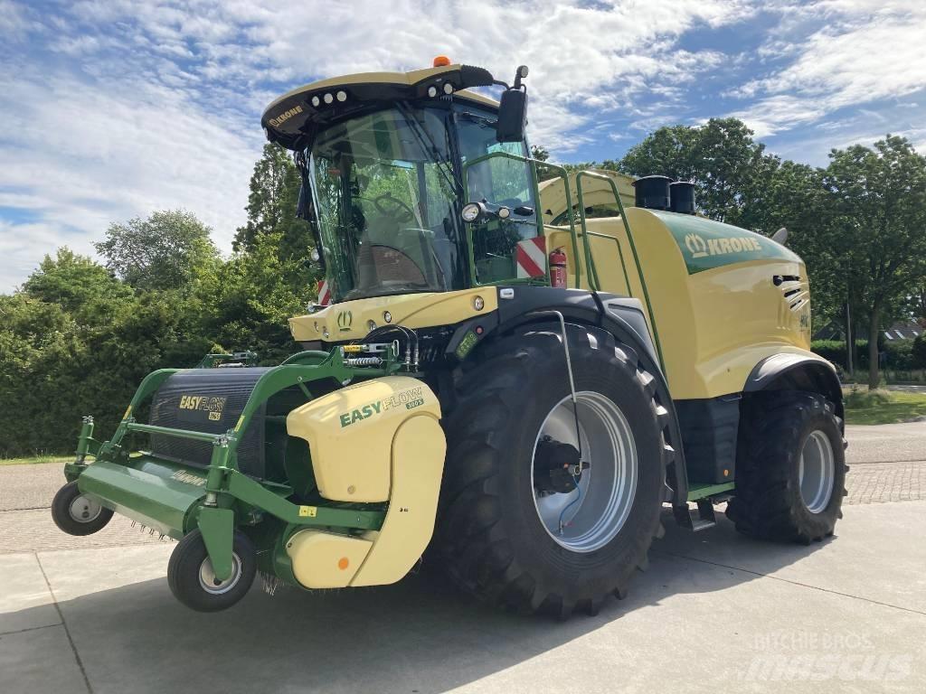 Krone BiG X 680 علافات ذاتية الدفع