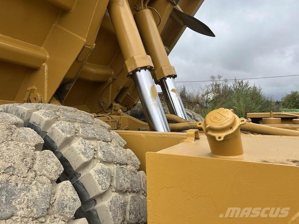 CAT 769D عربات نقل قلابة للمواقع