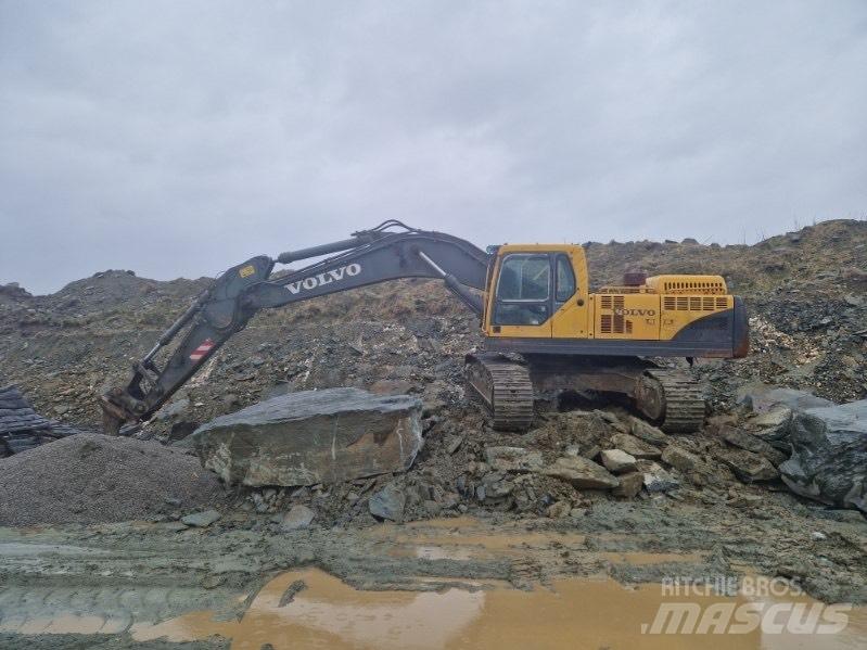 Volvo EC 360 B LC حفارات زحافة