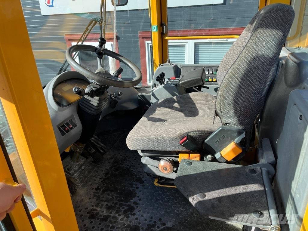 Volvo L70 E-04 لوادر بعجل