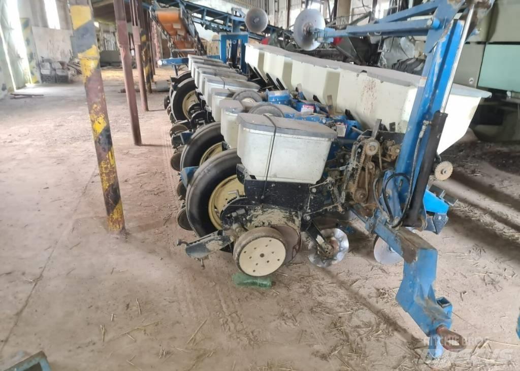 Kinze 3000 معدات بذر