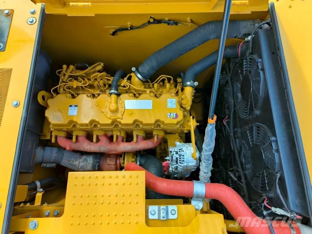 CAT 330GC حفارات زحافة