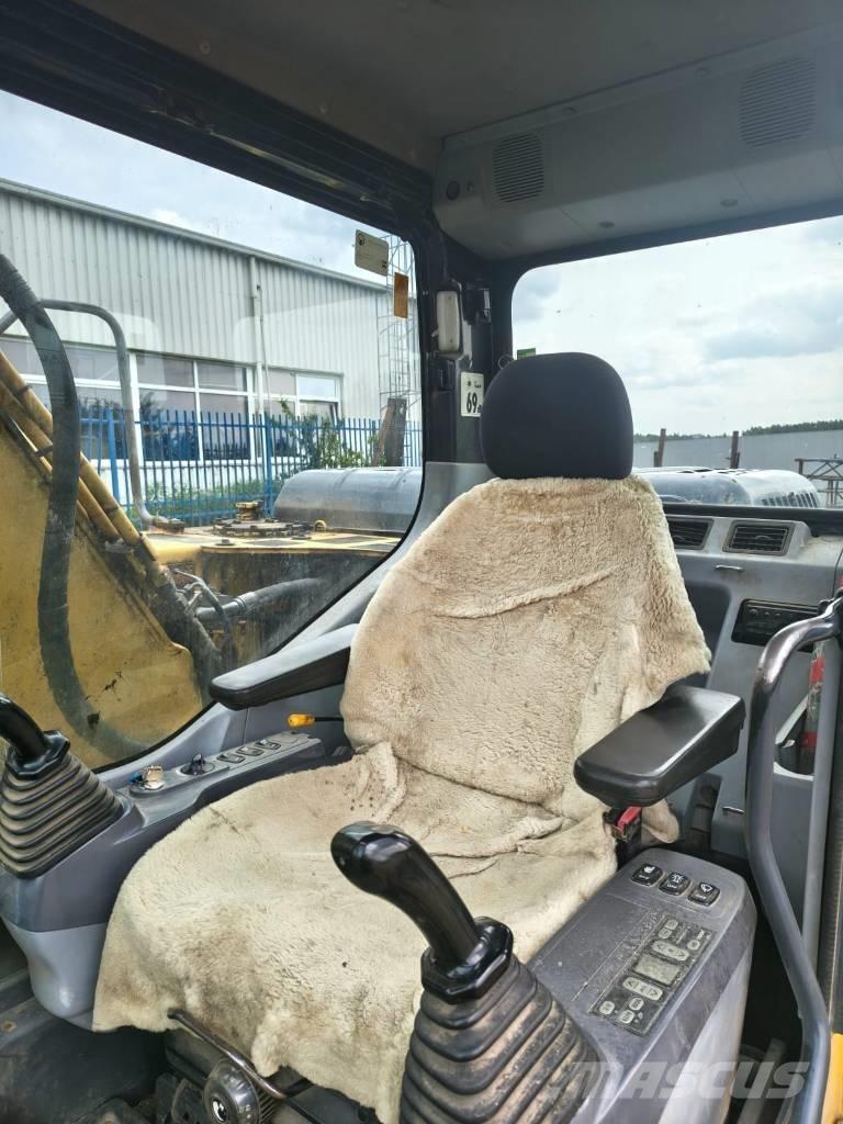 Komatsu PC 160 LC-7K حفارات زحافة