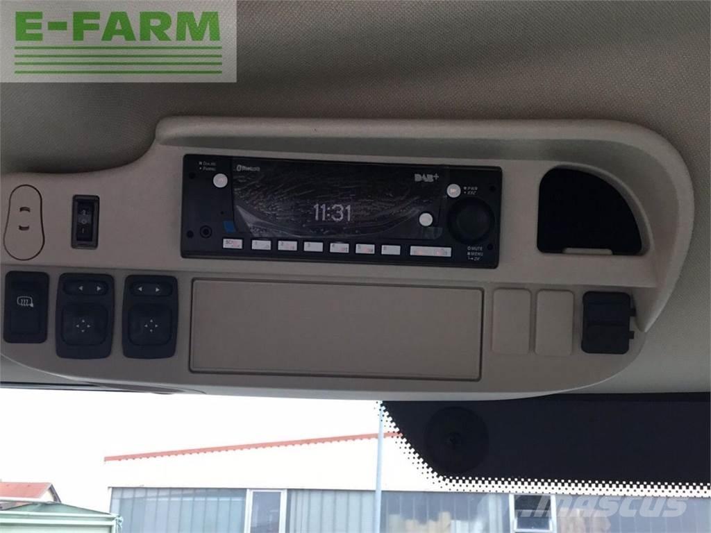 John Deere 6R215 الجرارات