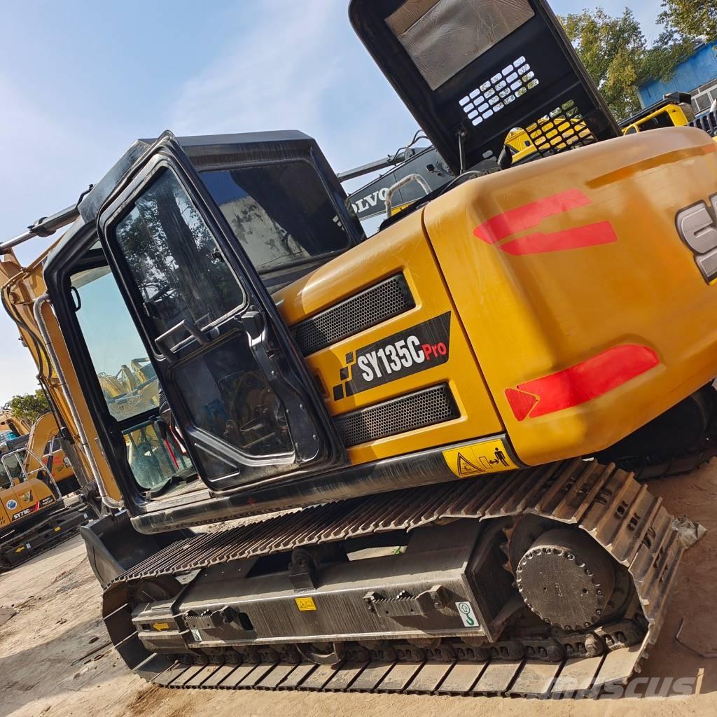 Sany SY 135 C حفارات زحافة