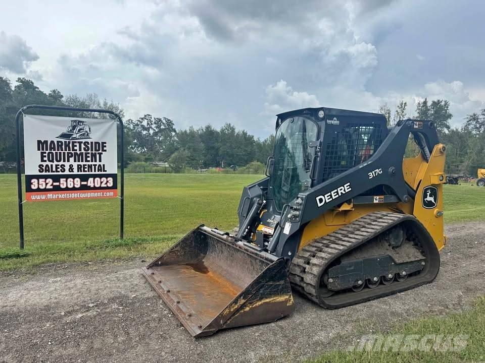 John Deere 317 لوادر انزلاقية التوجيه