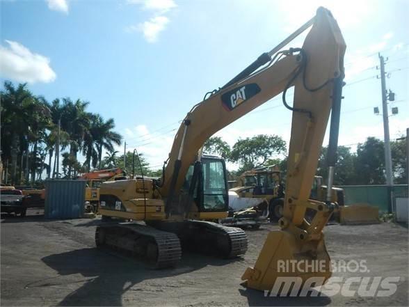 CAT 320D حفارات زحافة