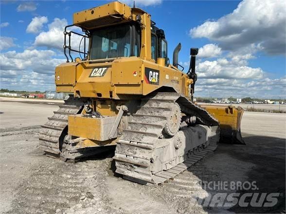 CAT D6T XW بلدوزرات مجنزرة