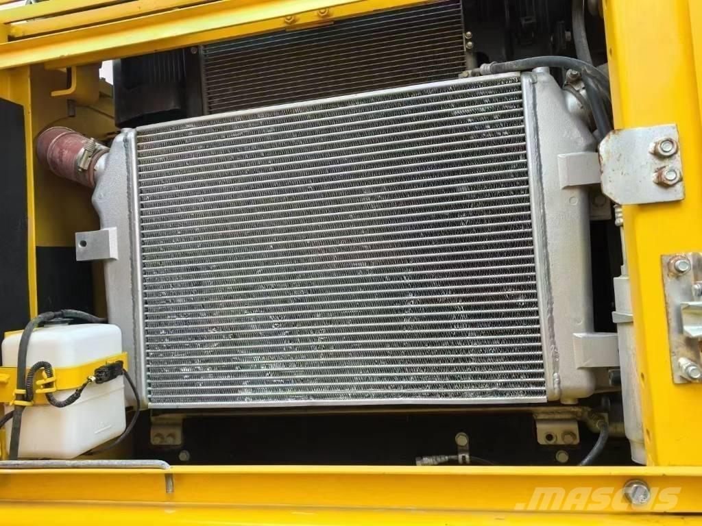 Komatsu PC 350 LC حفارات زحافة