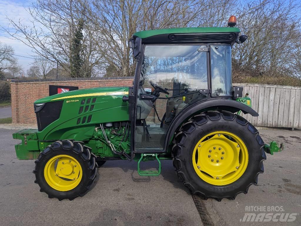 John Deere 5075GN الجرارات