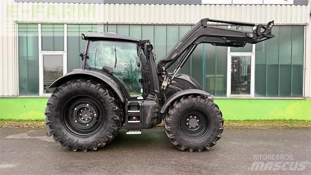 Valtra n155ed الجرارات