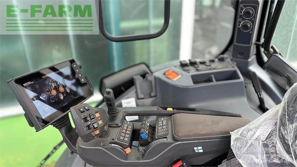 Valtra n155ed الجرارات