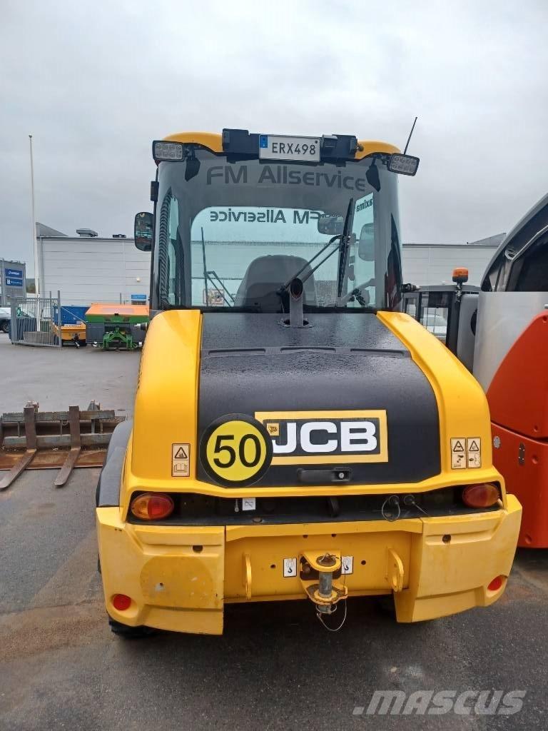 JCB 409 معدات مناولة لأغراض الزراعة