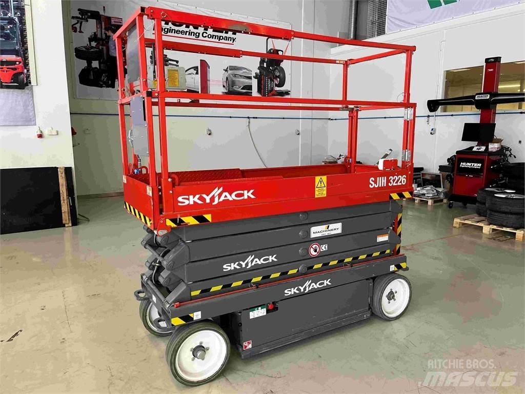 SkyJack SJ3226 رافعات مقصية الشكل