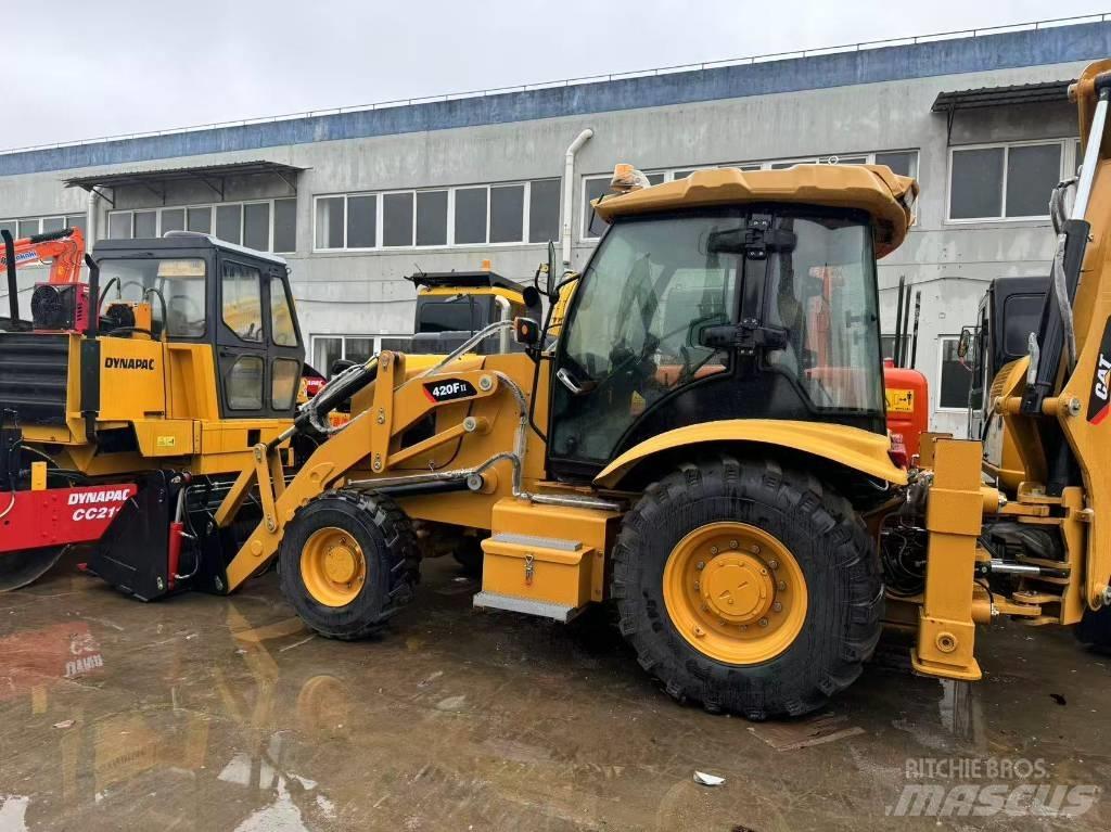 CAT 420 F لوادر ذات جرافات عكسية