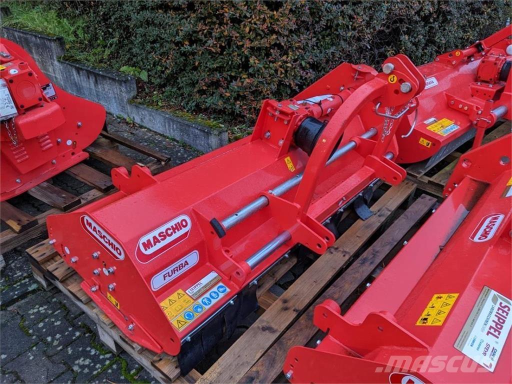Maschio FURBA 180 جزازات وأغطية المراعي