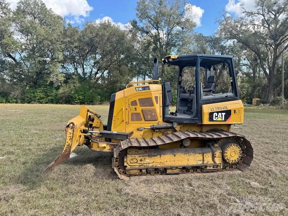 CAT D 3 K 2 LGP بلدوزرات مجنزرة