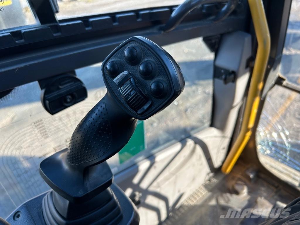 Volvo EC 220 DL حفارات زحافة