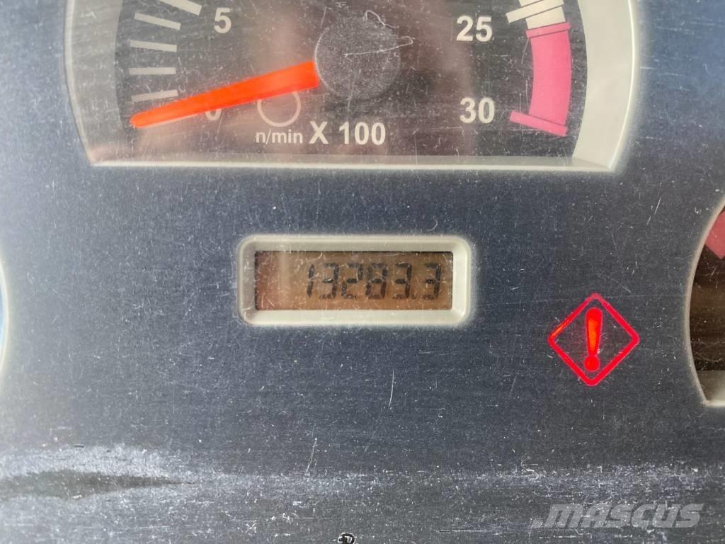 CAT 422 F TURBO لوادر ذات جرافات عكسية