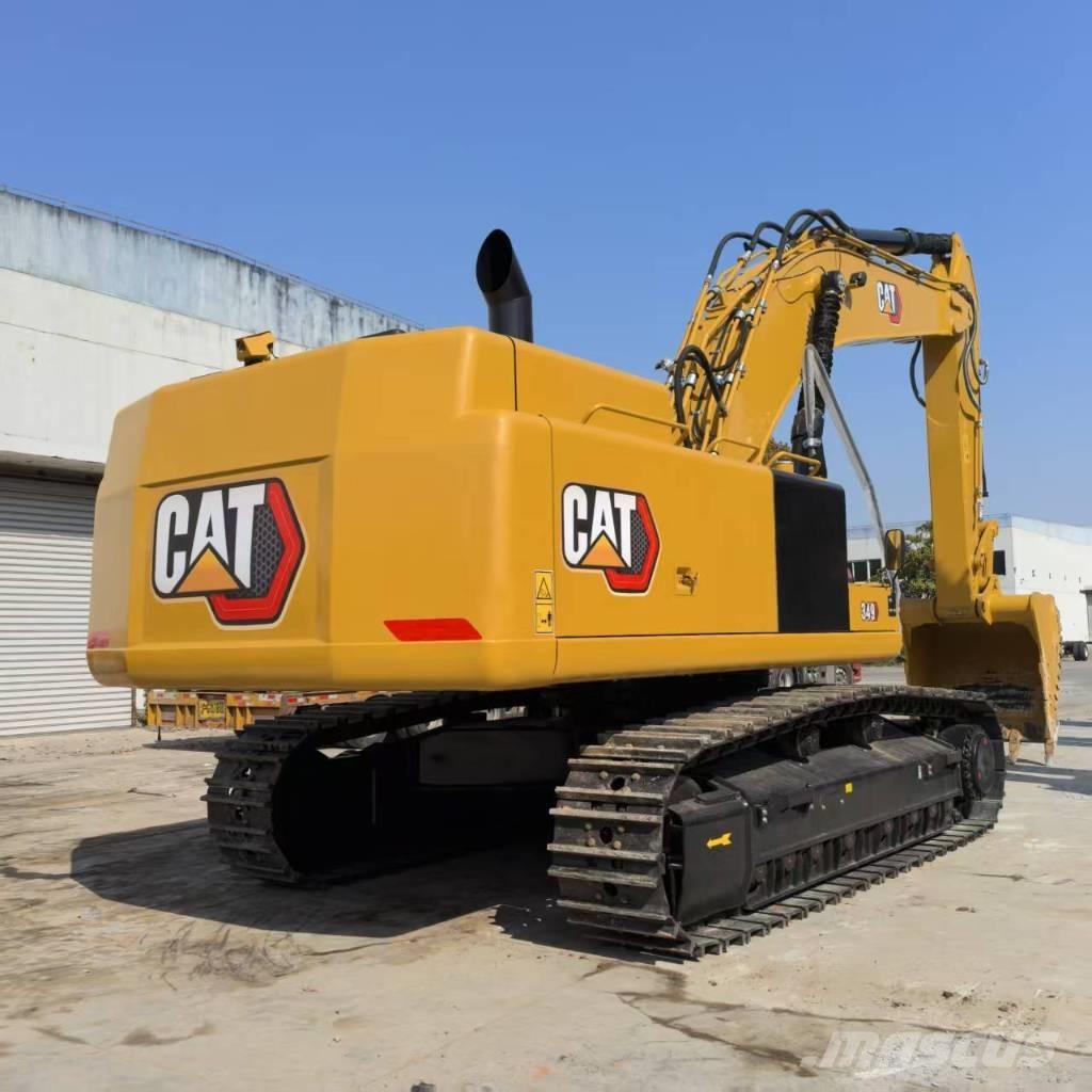 CAT 349 حفارات زحافة