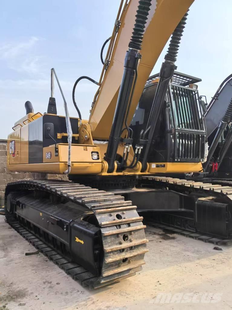 CAT 349 حفارات زحافة