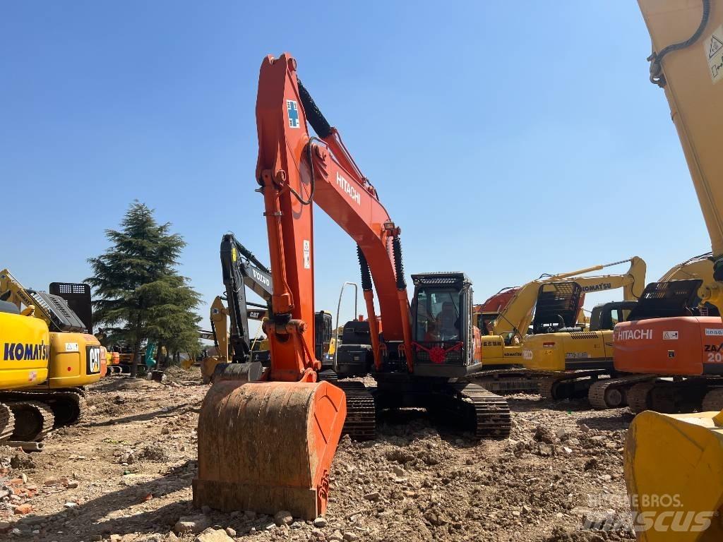 Hitachi ZX 240-3 حفارات زحافة