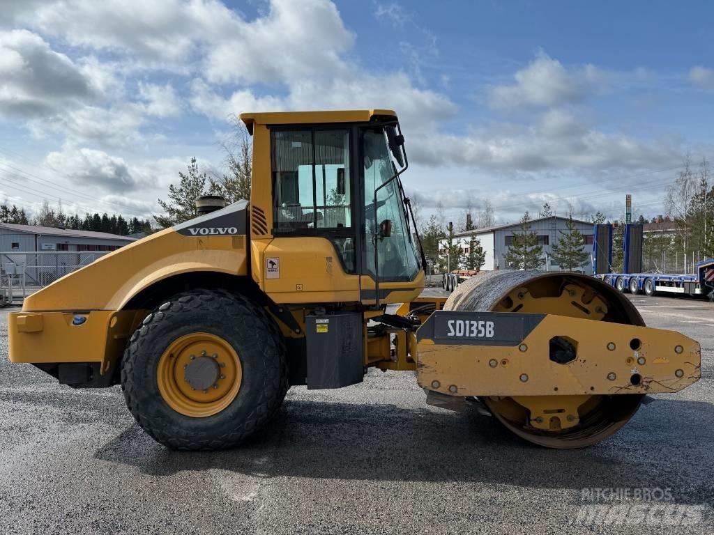 Volvo SD 135 B مداحل أحادية الأسطوانة