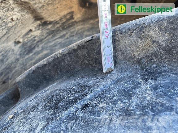  540/65 28 GKN GUL الجرارات