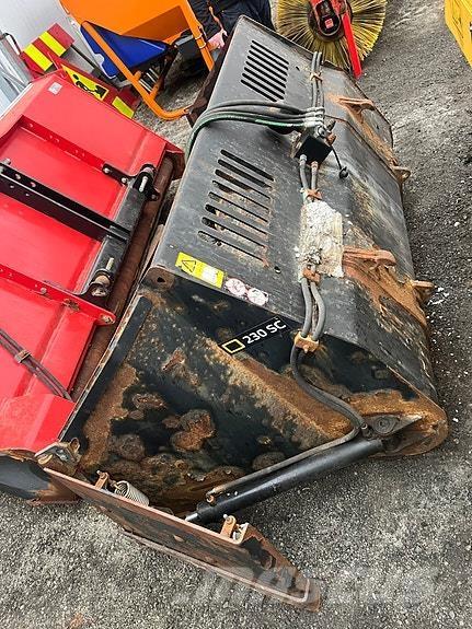  Ålø 230 SC ماكينات زراعية أخرى