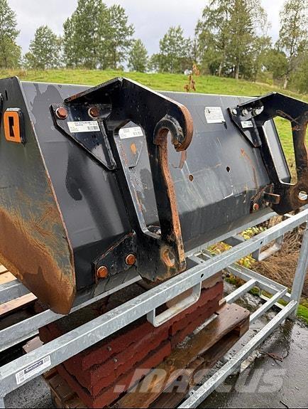  Ålø Quicke GS+ 140 مقطورات للأغراض العامة