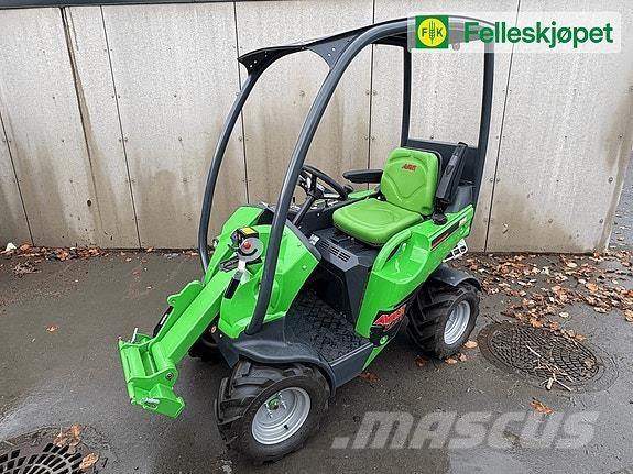 Avant 220 لوادر انزلاقية التوجيه