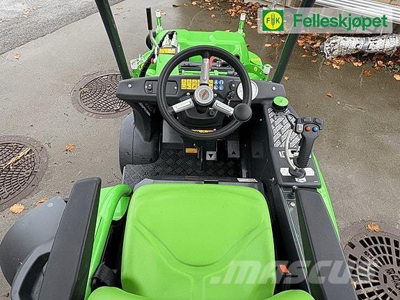 Avant 220 لوادر انزلاقية التوجيه