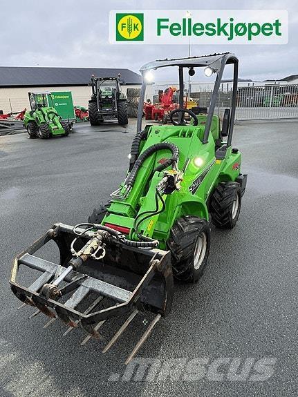 Avant 520 لوادر انزلاقية التوجيه